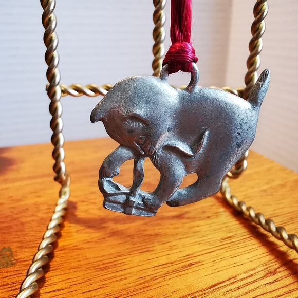 Vintage Pewter Kitty Cat Ornament Pendant - Picture 3 of 14